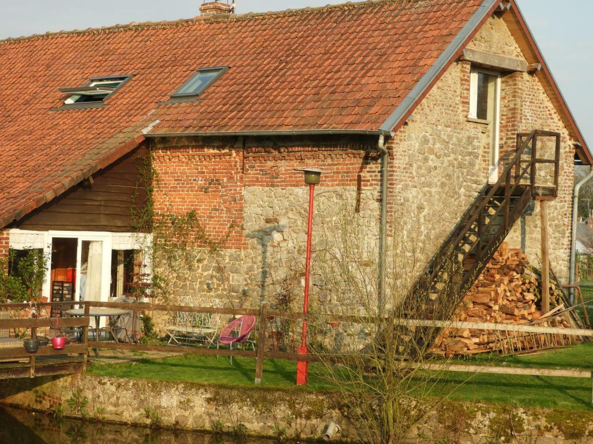 Apartamento Le Pigeonnier Rousies Exterior foto